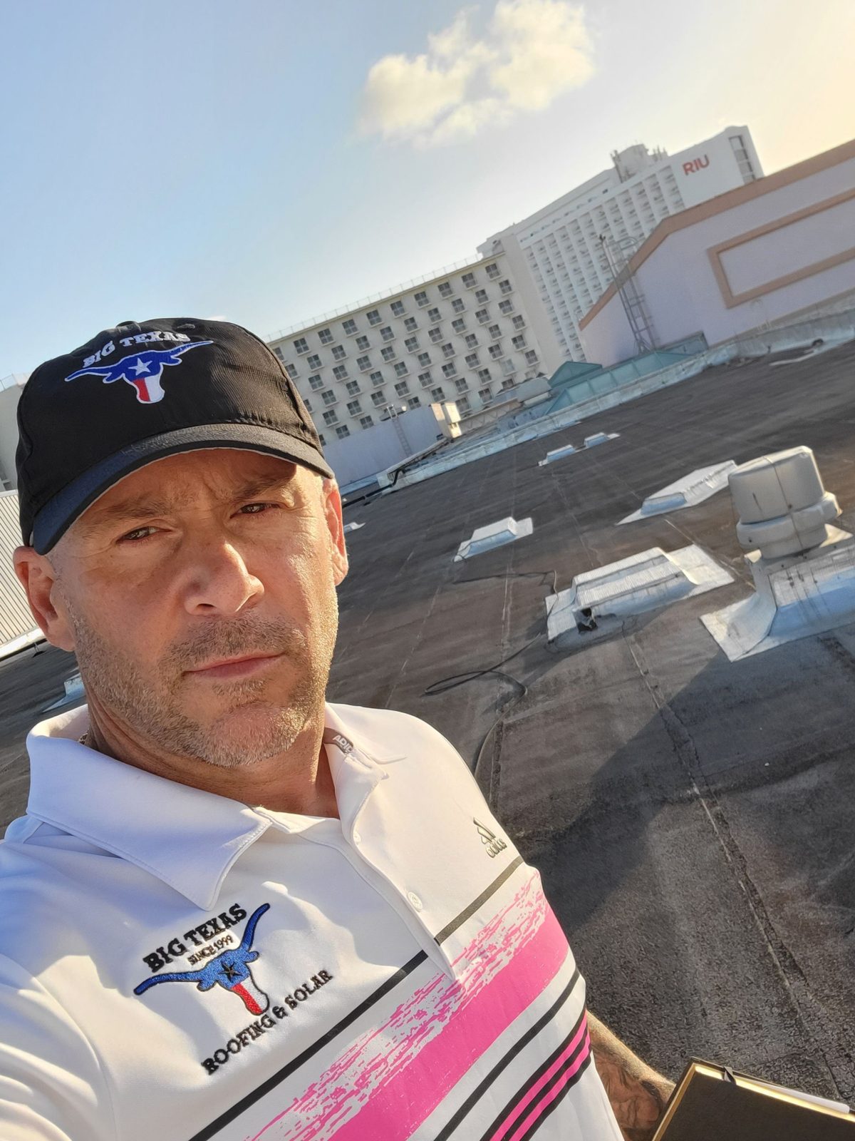 Gold Coast owner documenting rooftop conditions, Atlantis Bahamas
